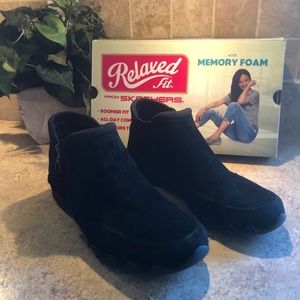 Skechers Shoes - Skechers Zappiest Black Suede Booties size 8.5 Skechers Shoes - Skechers Zappiest Black Suede Booties size 8.5